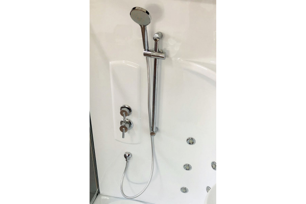 Гидромассажный бокс Royal Bath 150х100х225, прозрачное стекло, хромированный профиль, правая, RB 150